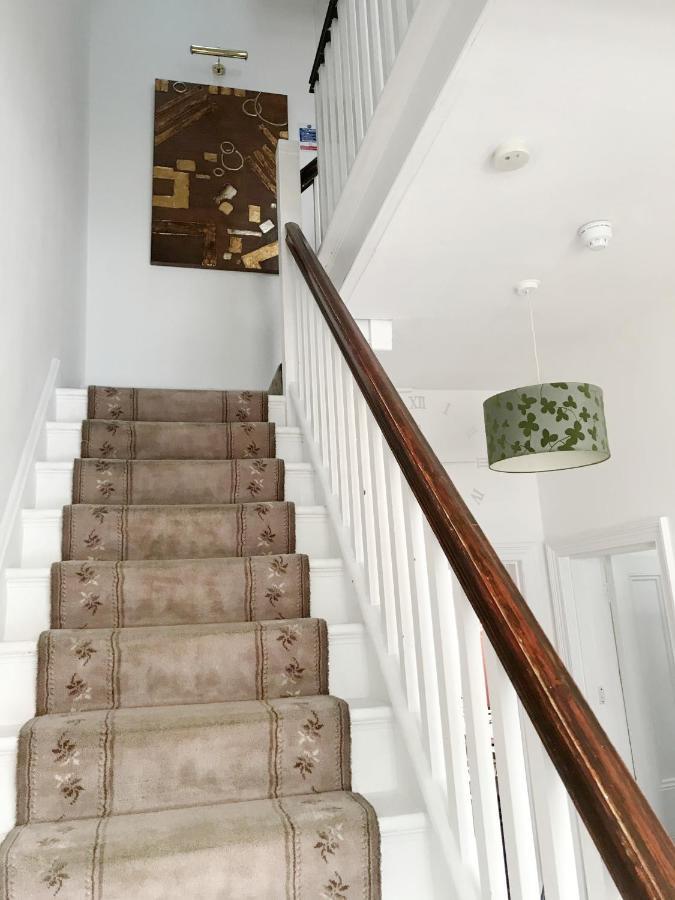 בורנמות' The Table House Close To Town & Beach Free Parking מראה חיצוני תמונה