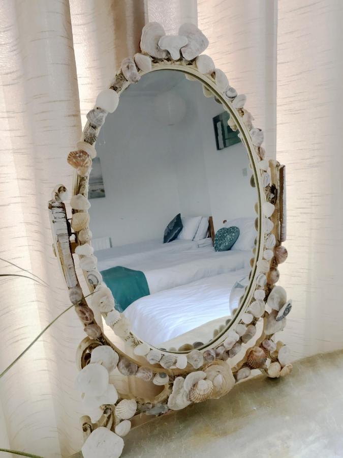 בורנמות' The Table House Close To Town & Beach Free Parking מראה חיצוני תמונה