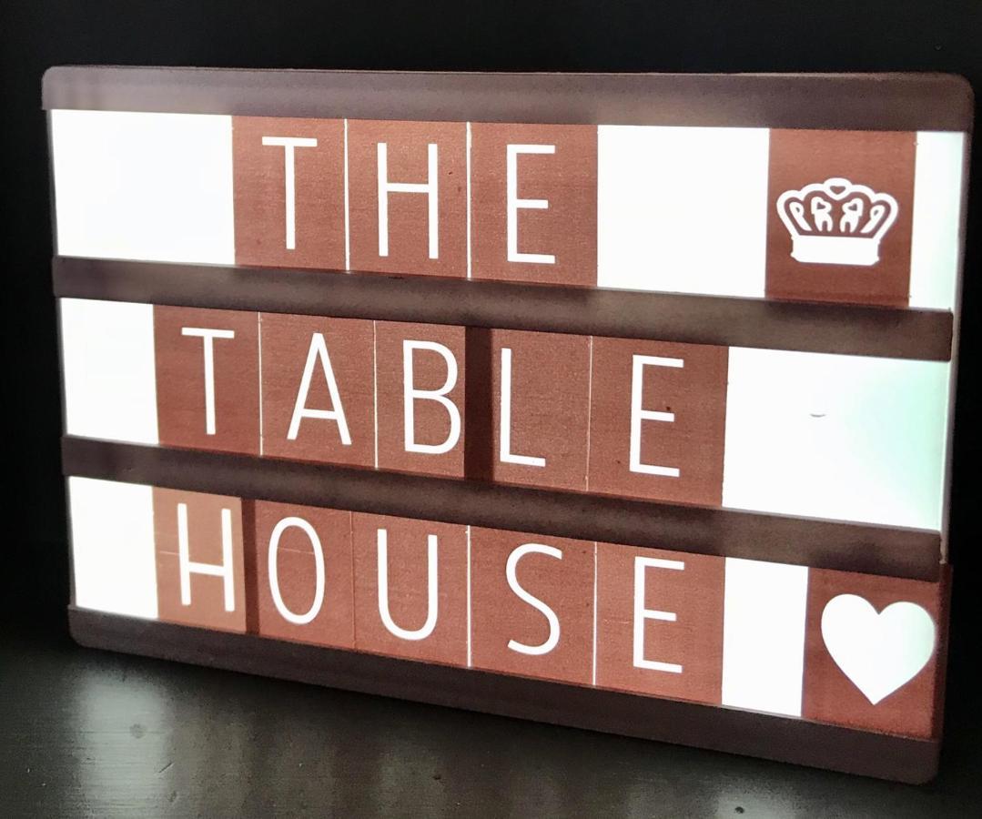 בורנמות' The Table House Close To Town & Beach Free Parking מראה חיצוני תמונה