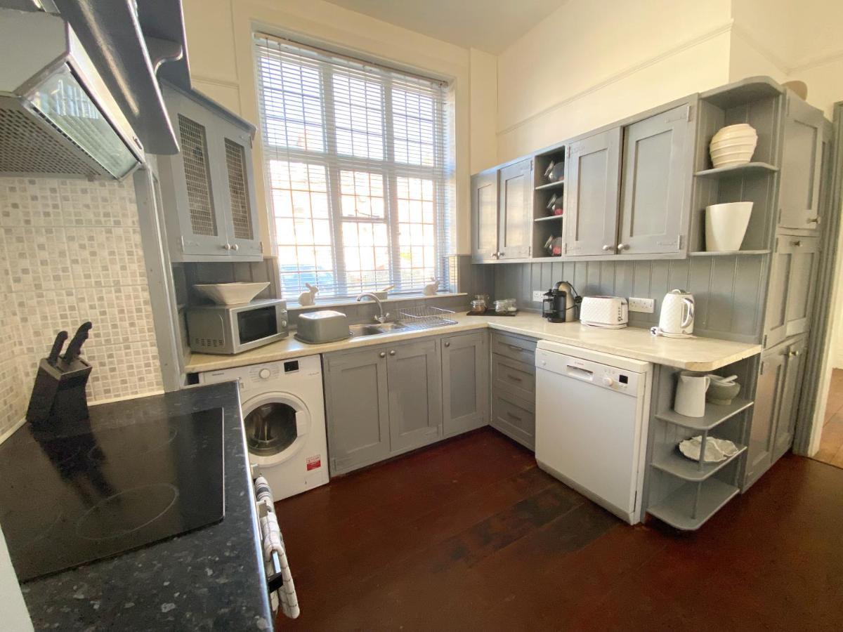 בורנמות' The Table House Close To Town & Beach Free Parking מראה חיצוני תמונה