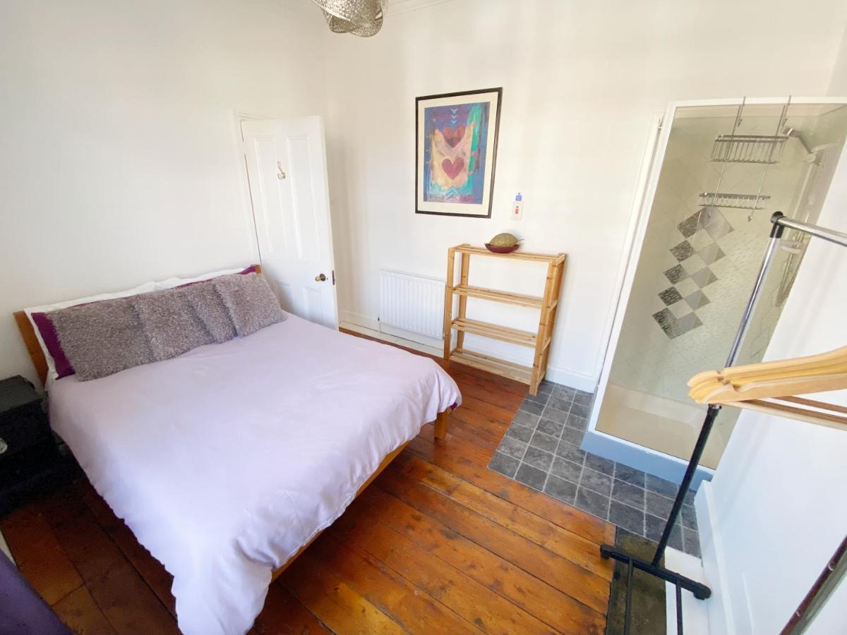 בורנמות' The Table House Close To Town & Beach Free Parking מראה חיצוני תמונה